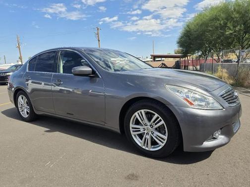 Gray 2013 INFINITI G37 Journey