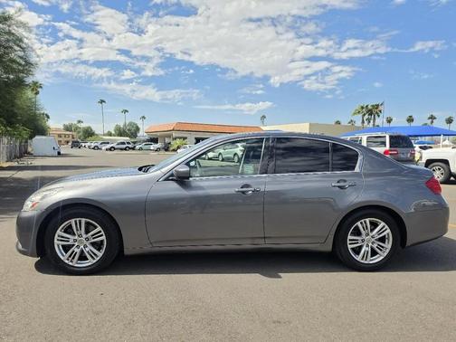 Gray 2013 INFINITI G37 Journey