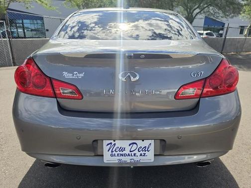 Gray 2013 INFINITI G37 Journey