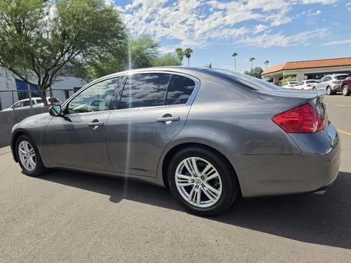 Gray 2013 INFINITI G37 Journey