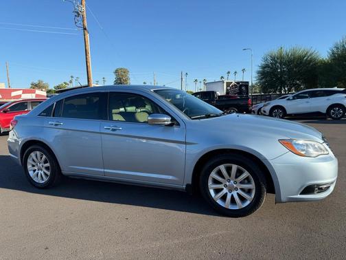 2013 Chrysler 200 Limited