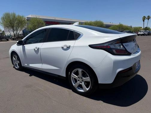 White 2018 Chevrolet Volt LT