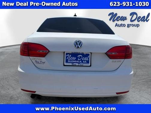 White 2011 Volkswagen Jetta SE