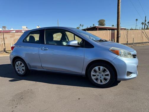 2012 Toyota Yaris L
