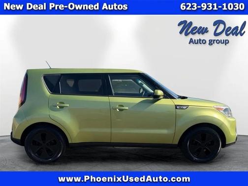 Green 2015 Kia Soul Base