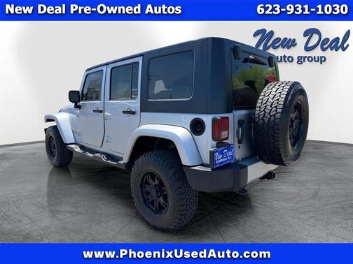 Silver 2009 Jeep Wrangler Unlimited Sahara