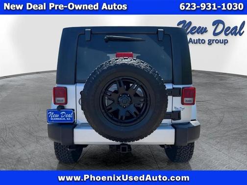 Silver 2009 Jeep Wrangler Unlimited Sahara