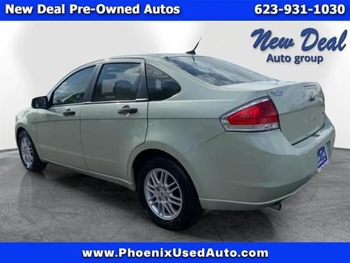 Green 2011 Ford Focus SE