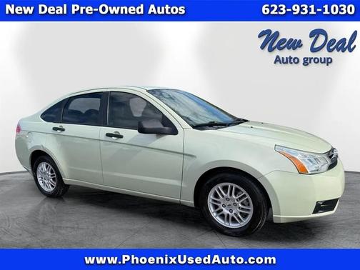Green 2011 Ford Focus SE