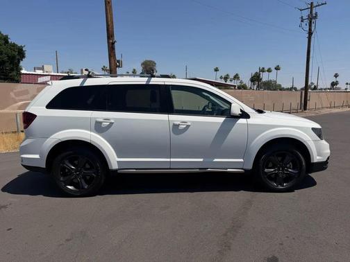 Vice White 2018 Dodge Journey Crossroad