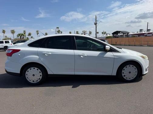 White 2014 Ford Focus SE