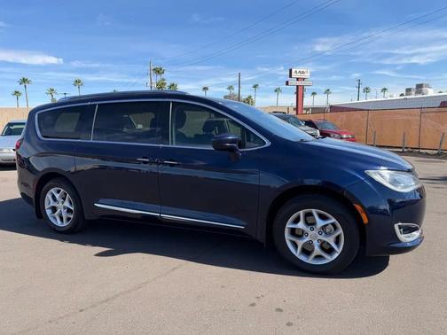 2018 Chrysler Pacifica Touring-L Plus