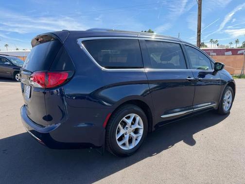 2018 Chrysler Pacifica Touring-L Plus