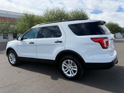 2017 Ford Explorer Base