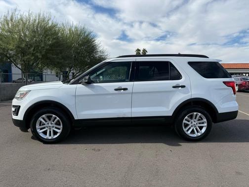 2017 Ford Explorer Base