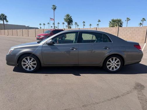Gray 2005 Toyota Avalon XL