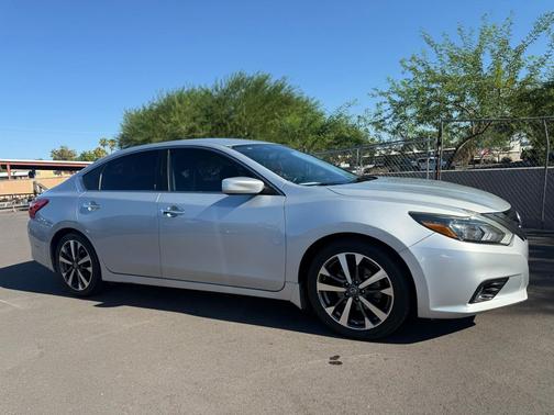 2016 Nissan Altima 2.5 SR