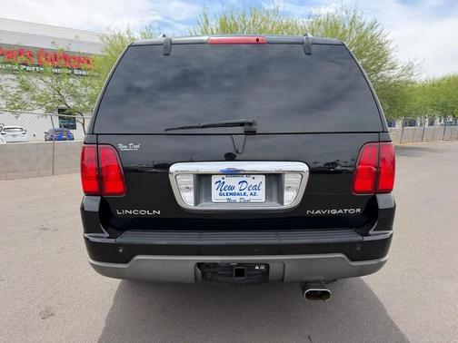 Black 2004 Lincoln Navigator Luxury