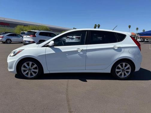 2012 Hyundai Accent SE