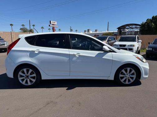 2012 Hyundai Accent SE