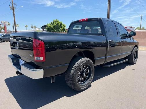 Black 2005 Dodge Ram 1500 SLT Quad Cab