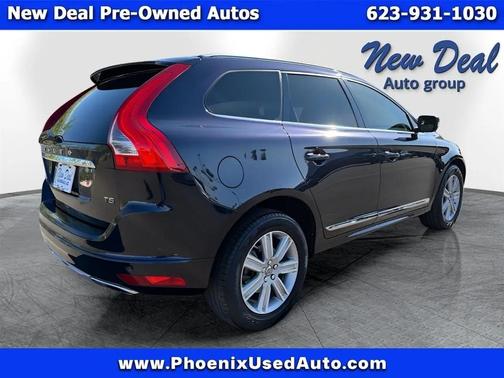 Blue 2017 Volvo XC60 T5 Inscription