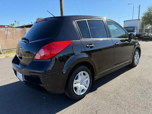 2010 Nissan Versa 1.8 S