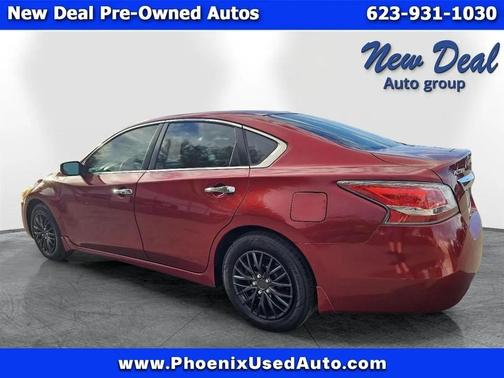 Red 2015 Nissan Altima 2.5 SV