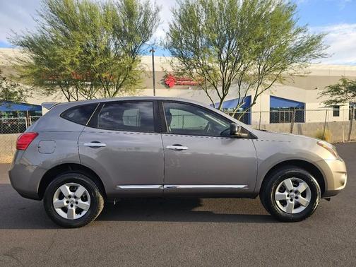 Silver 2015 Nissan Rogue Select S
