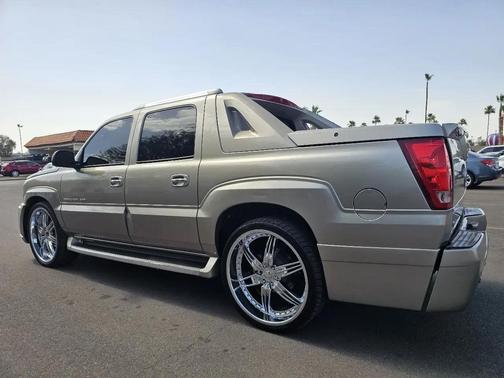 Gold 2002 Cadillac Escalade EXT Base