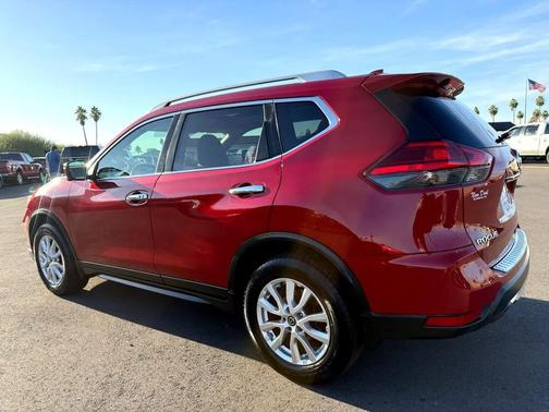 2017 Nissan Rogue SV