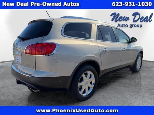 Gold 2010 Buick Enclave 2XL