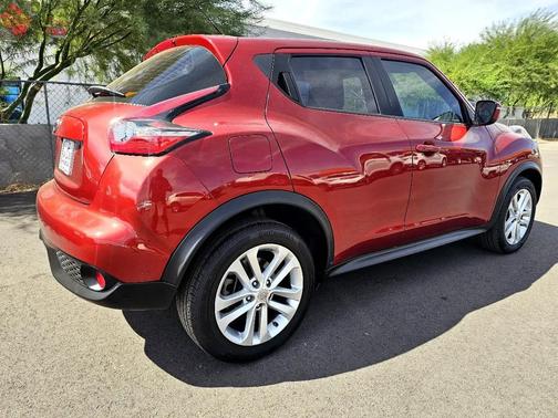 2016 Nissan Juke S FWD