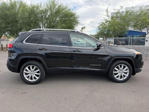 Brilliant Black Crystal Pearlcoat 2016 Jeep Cherokee Limited