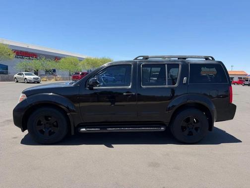Black 2006 Nissan Pathfinder SE