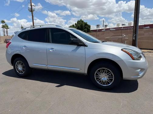 Gray 2015 Nissan Rogue Select S
