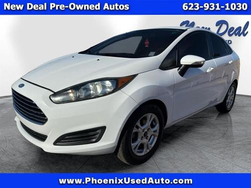 White 2015 Ford Fiesta SE Sedan
