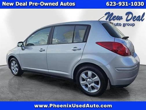 Silver 2008 Nissan Versa SL