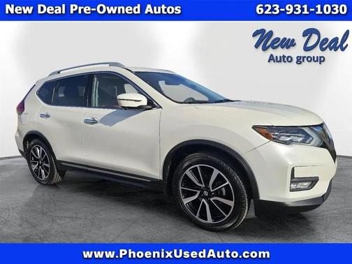 White 2017 Nissan Rogue Platinum