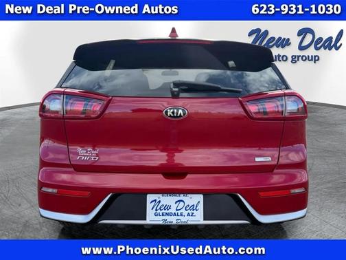 Red 2017 Kia Niro EX