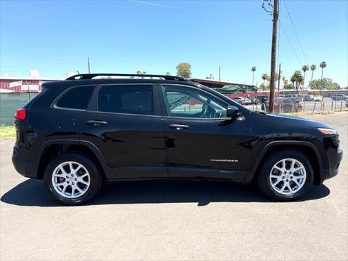 2017 Jeep Cherokee Sport