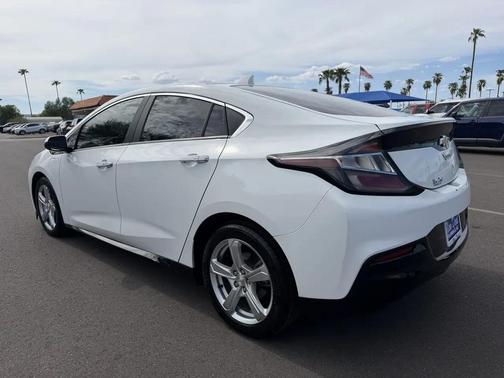 White 2017 Chevrolet Volt LT