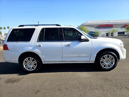 2011 Lincoln Navigator Base