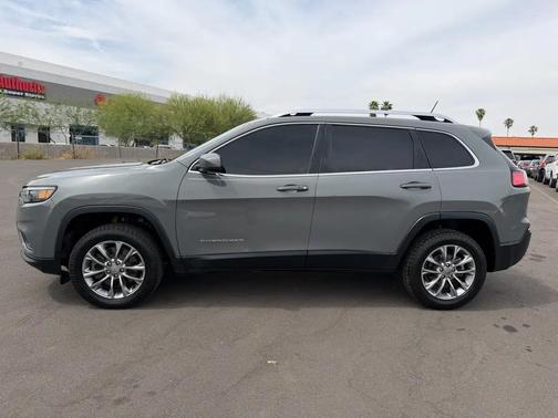 Gray 2019 Jeep Cherokee Latitude Plus