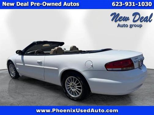 White 2004 Chrysler Sebring Base