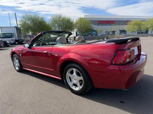 2004 Ford Mustang Deluxe