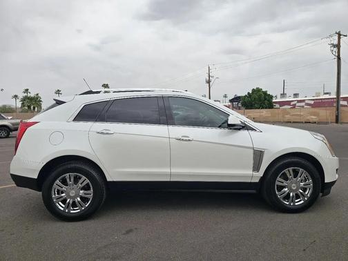 White 2016 Cadillac SRX Luxury Collection