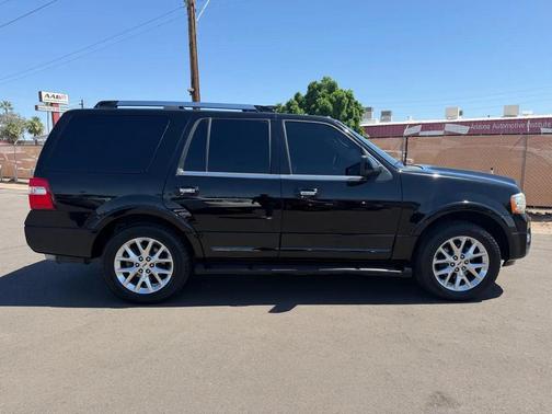 Black 2017 Ford Expedition Limited