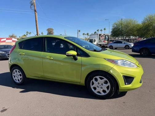 2013 Ford Fiesta SE Hatchback