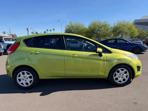 2013 Ford Fiesta SE Hatchback